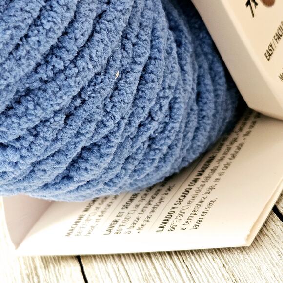 Pair of O'Go Yarspirations Yarns Bernat Inspirations Blanket Sky Blue Ombre - Picture 11 of 15